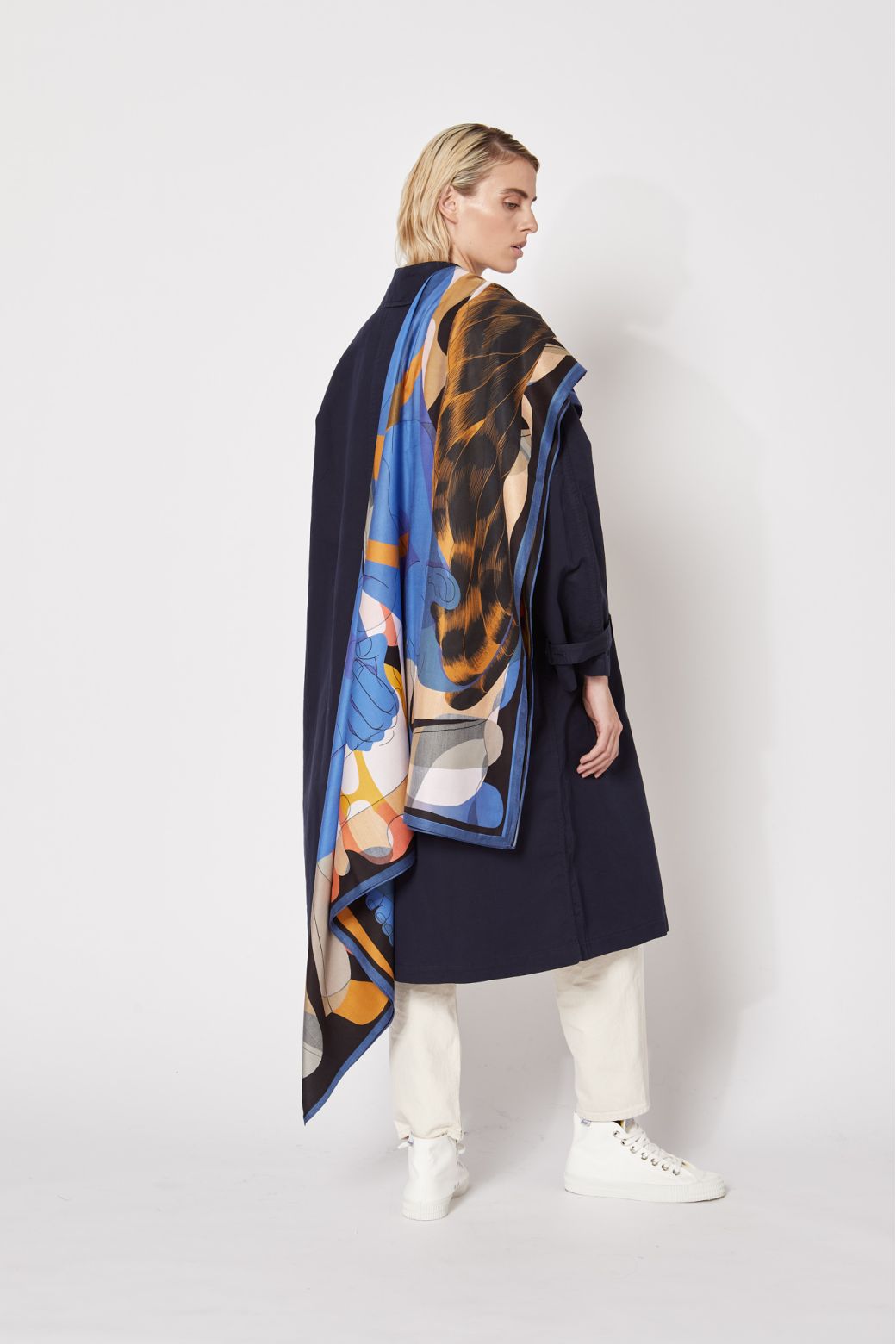 ELECTRIC CARENA'S ORCHARD SCARF