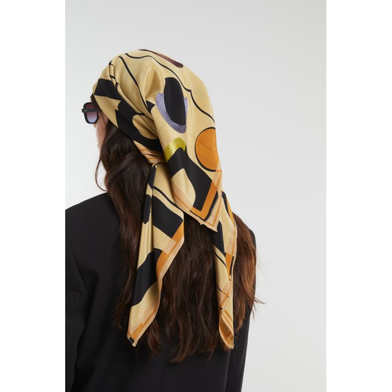 AmberIdole Scarf