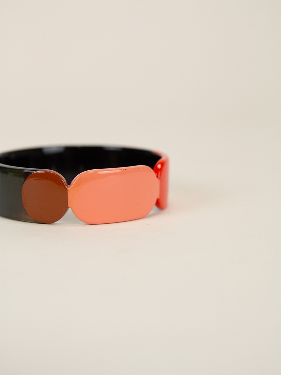 Bracelet 20 Totem en corne noire et  laque Roux taille S