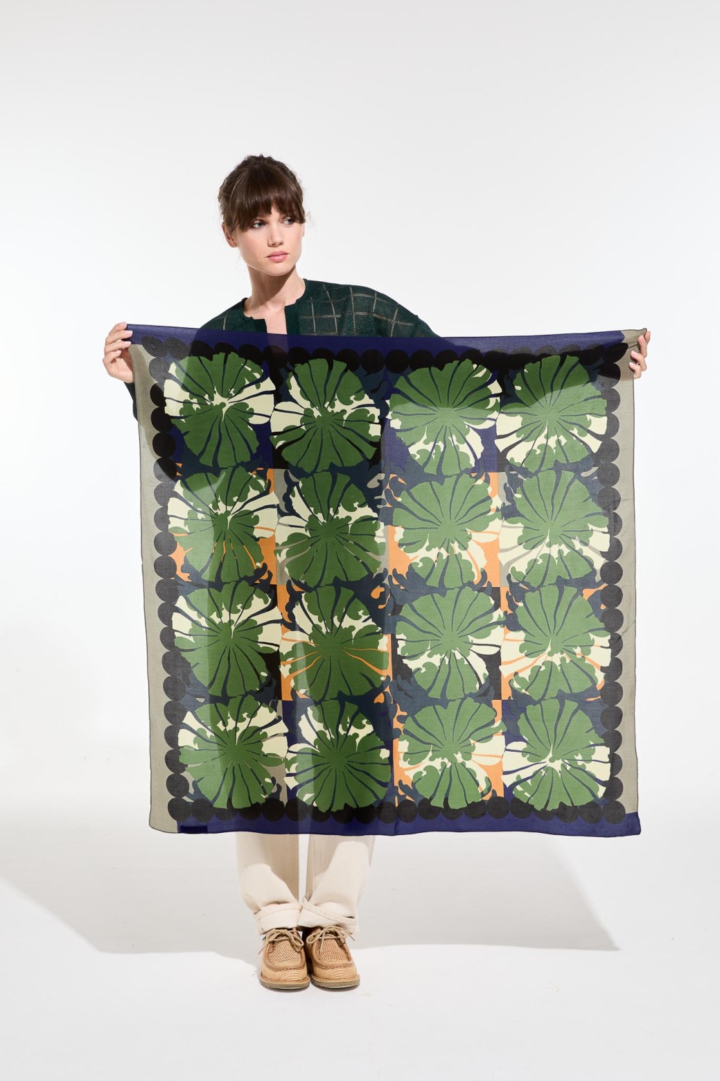 Carré en soie graphique à fleurs- poppy vert/Mapoésie