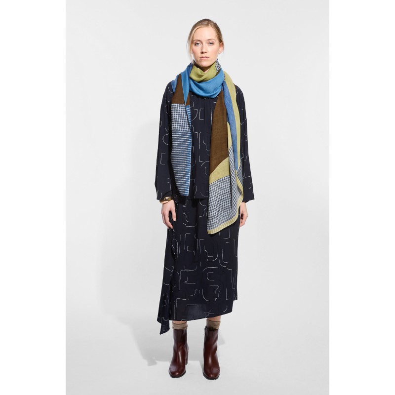 Surface Jet Scarf