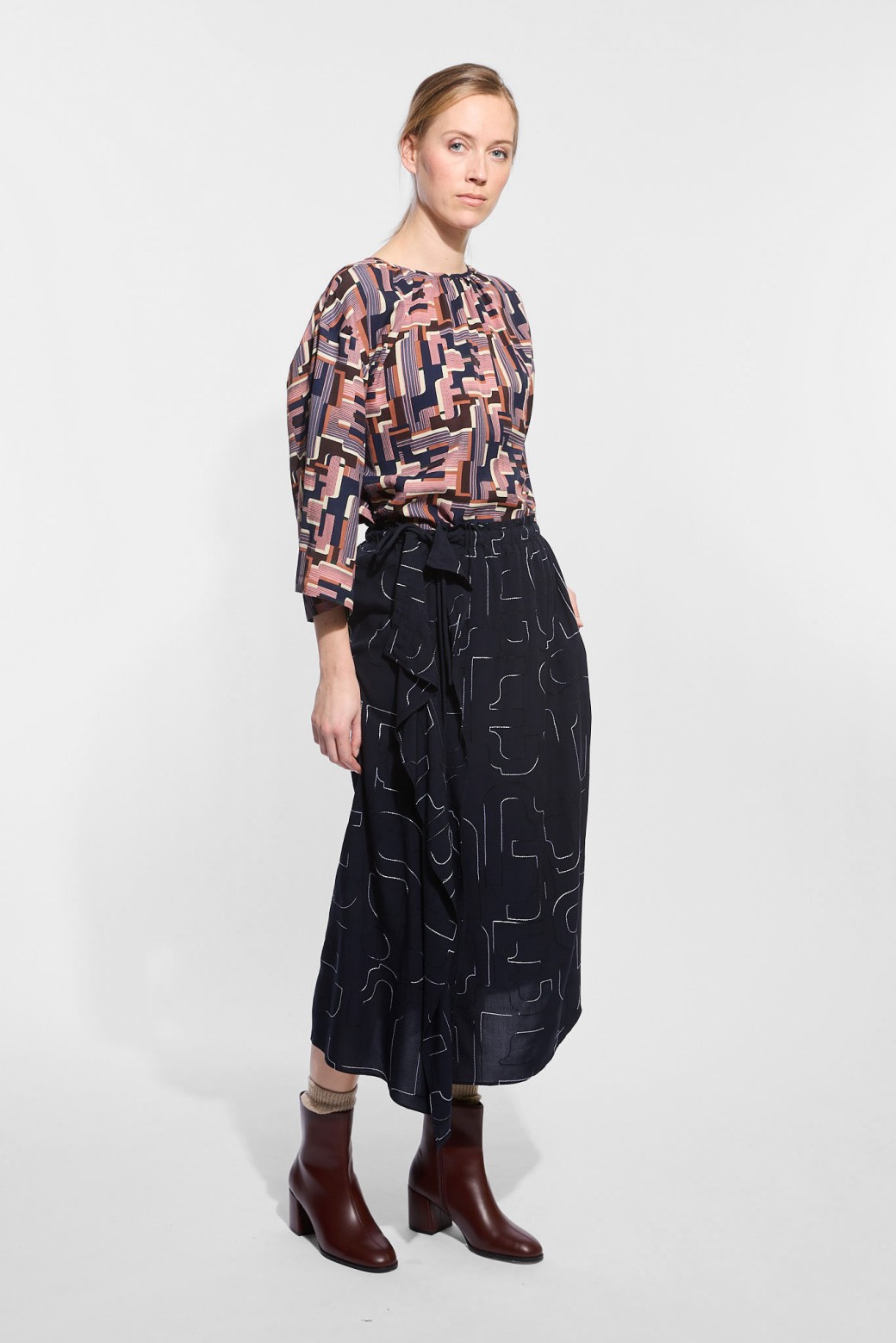 Navy Saskia Lyrique Skirt